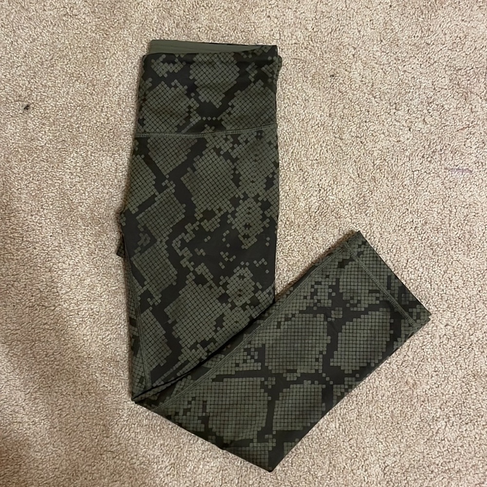 Lululemon Wunder Under Crop legging